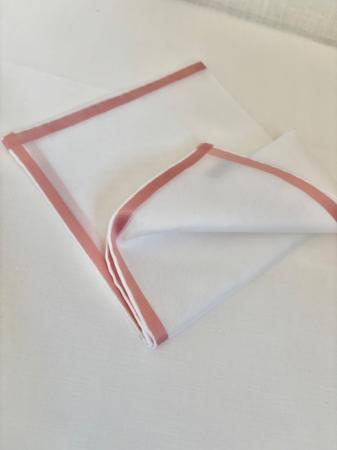 The pocket handkerchieves &raquo; The white pockets &raquo; Amalfi white pocketsquare with pink satin border